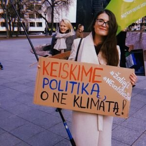 Read more about the article Sostinėje žalieji reikalavo keisti politiką, o ne klimatą