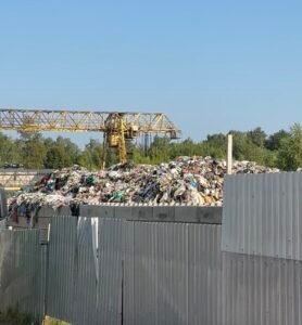 Read more about the article Atliekų krizė persikėlė į Naująją Vilnią? Žalieji reikalauja įvertinti aplinkosaugos rizikas